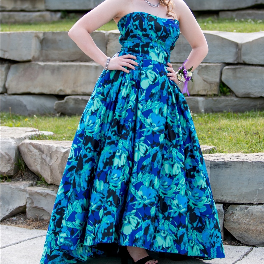 Prom dress worn once